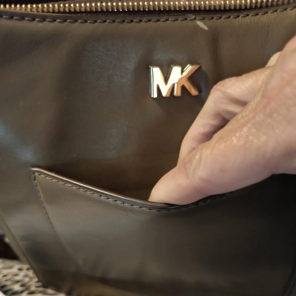 Michael Kors Gloria Leather Crossbody Messenger Bag Olive-Gray - like New